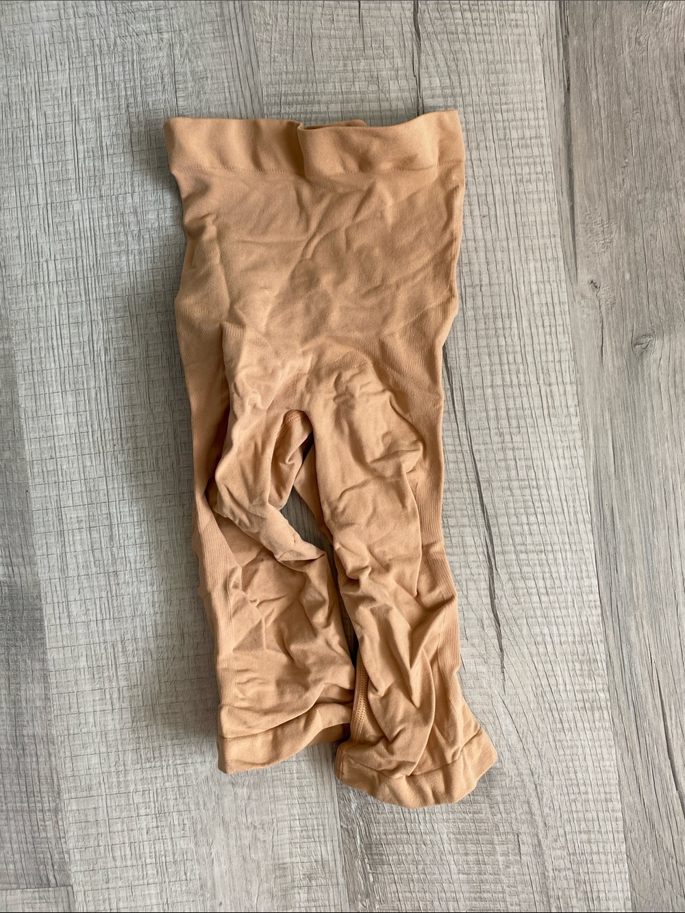 SKIMS Seamless sculpt butt lifting bbl mid thigh high waist shorts Light Tan s/m